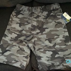 GAP Fit Boys size XXL gray camo, mesh lined shorts
